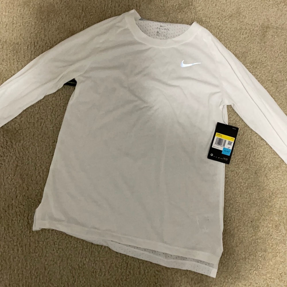 Women’s Nike long sleeve white shirt brand new
